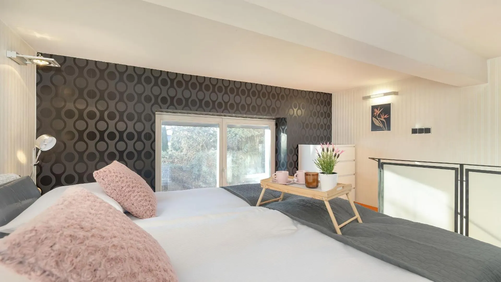 Apartament Przyszlosci Z Dwiema Sypialniami W Krakowie By Noclegi Renters Polen